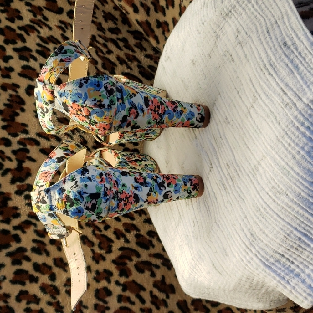 Shoes - Picture 4 of 4